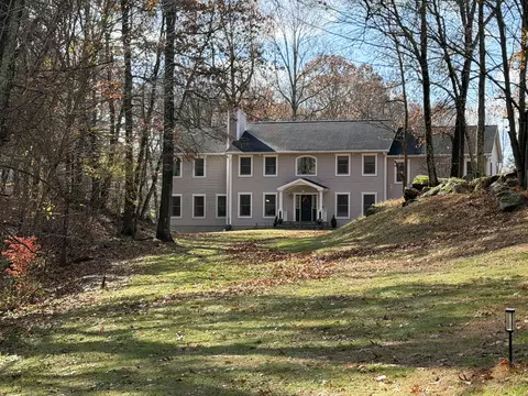 1 Rajcula Farm Rd, Brookfield, CT 06804