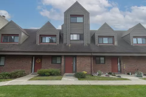 48 Montoya Dr #48, Branford, CT 06405