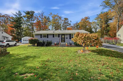 32 Magnolia Dr, Enfield, CT 06082