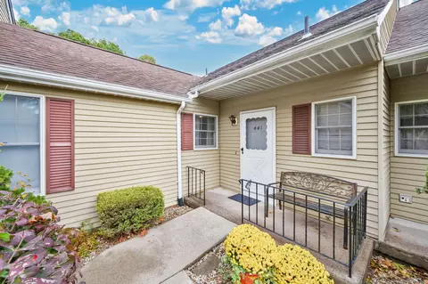 441 Millstream Dr #441, Vernon, CT 06066