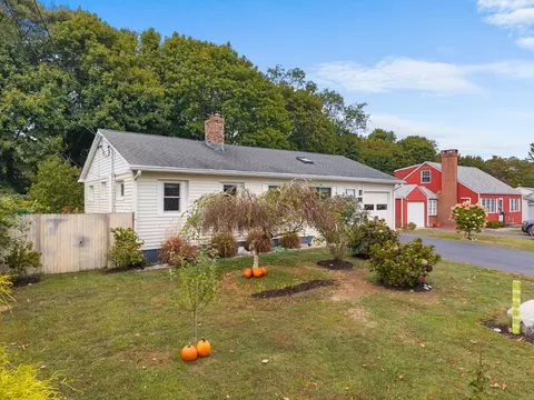 21 Farview Ave, Old Saybrook, CT 06475