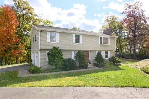 36 Donohue Dr, Norwalk, CT 06851