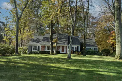 71 Madison Springs Dr, Madison, CT 06443