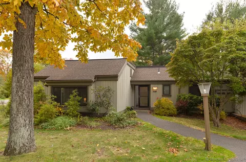 862 Heritage Vlg #A, Southbury, CT 06488