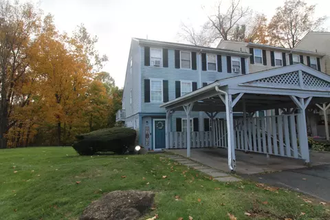 162 Rising Trail Dr #162, Middletown, CT 06457