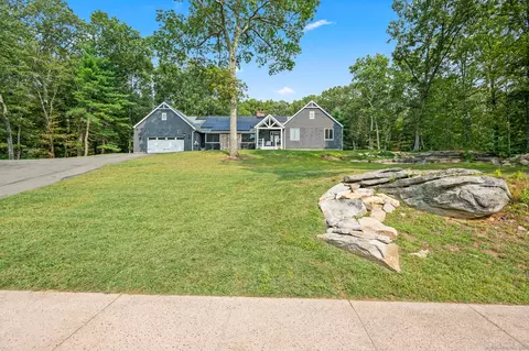 366 Woodhaven Rd, Glastonbury, CT 06033