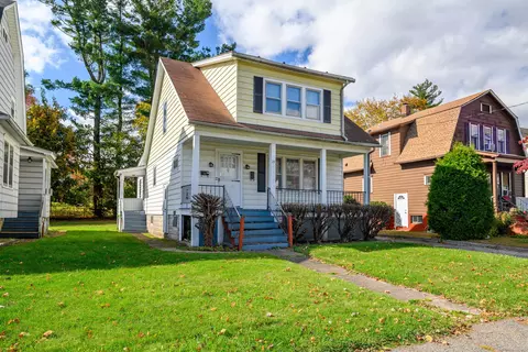 20 Meadow St, Danbury, CT 06810