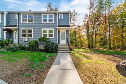 315 Greens Loop #315, Cheshire, CT 06410