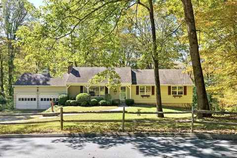 10 Shady Ln, Redding, CT 06896