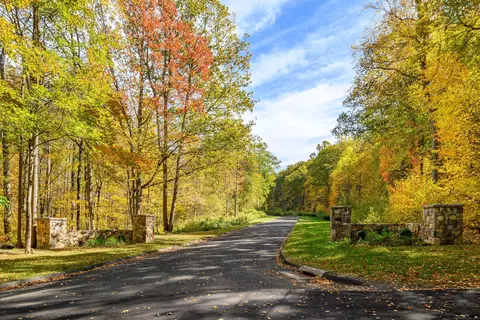 Ives Court, Ridgefield, CT 06877