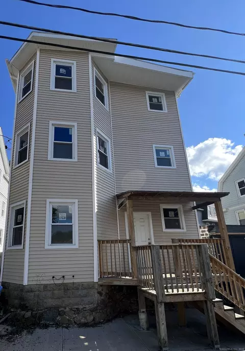 16 Vermont St, Waterbury, CT 06704