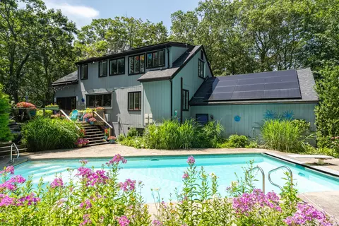 181 Denison Dr, Guilford, CT 06437