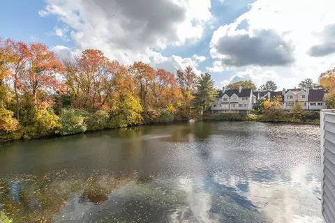20 Wilton Crst #20, Wilton, CT 06897
