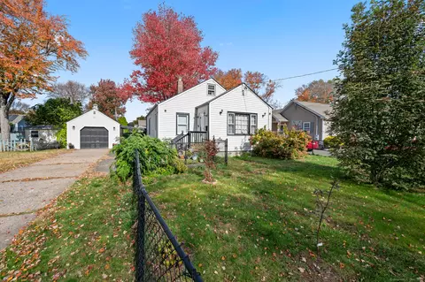 134 Oxford Dr, East Hartford, CT 06118