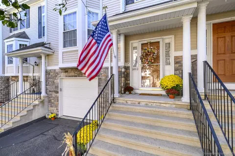 1603 Briar Woods Ln #1603, Danbury, CT 06810