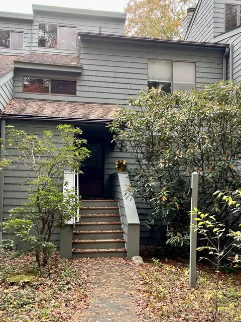 250 Cliffside Dr, Torrington, CT 06790