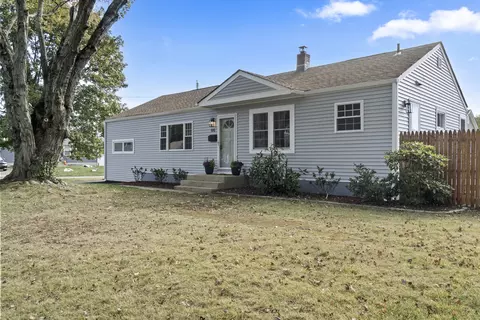 44 Columbia Dr, Milford, CT 06460