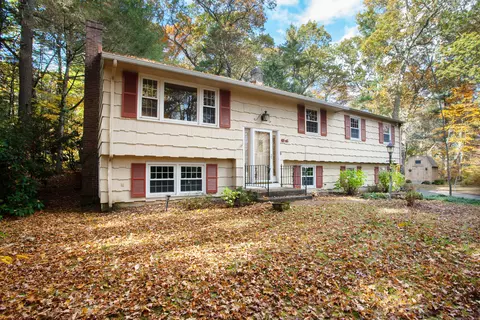 51 Pine Glen Rd, Simsbury, CT 06070