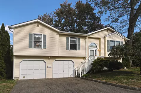 47 Peak Ave, Milford, CT 06460