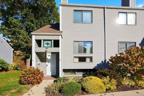 40 Crossroads Ln #40, Glastonbury, CT 06033