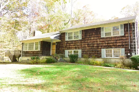 439 Cheese Spring Rd, New Canaan, CT 06840