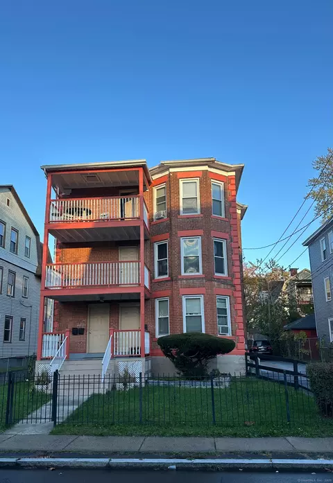 138 Kent St, Hartford, CT 06112