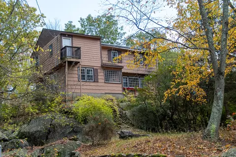 82 Kanungum Trl, Shelton, CT 06484