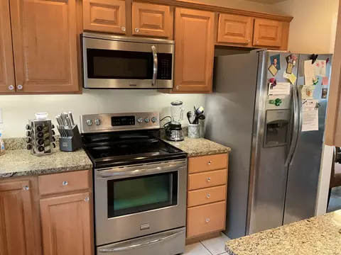 13 Tamarack Ln #13, Woodbury, CT 06798