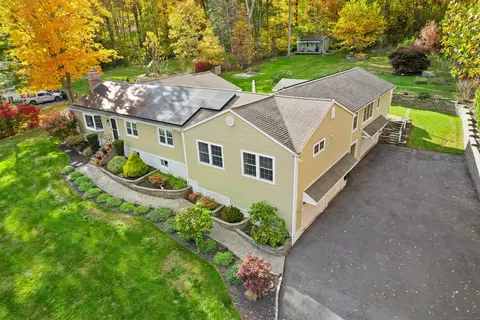 19 Pamela Dr, Monroe, CT 06468