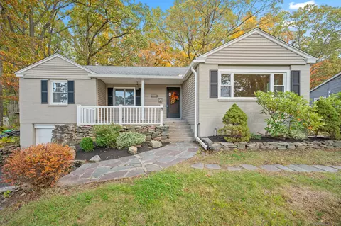 286 Fern Hill Rd, Bristol, CT 06010