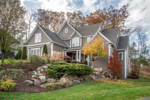 7 Newcastle Pl, Unionville, CT 06085