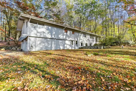 80 Gilbert Hwy, Fairfield, CT 06824