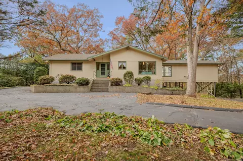 15 Goulart Dr, Bozrah, CT 06334