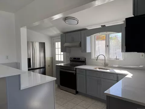 91 Marshall St, Wallingford, CT 06492