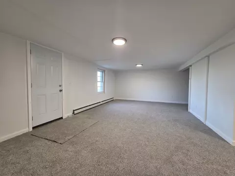 Living - 395 Bailey Hill Rd, Killingly, CT 06239 photo 6 of 6