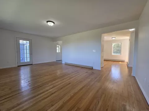 Living - 395 Bailey Hill Rd, Killingly, CT 06239 photo 2 of 6