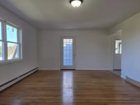 Living - 395 Bailey Hill Rd, Killingly, CT 06239 photo 3 of 6