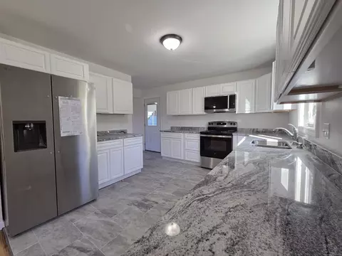 Kitchen - 395 Bailey Hill Rd, Killingly, CT 06239 photo 2 of 5