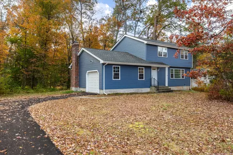 42 Middle Rd, Ellington, CT 06029