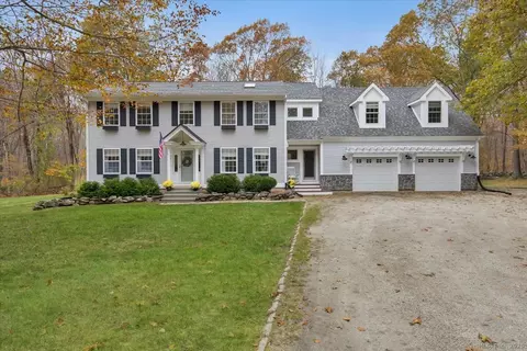 74 Erdoni Rd, Columbia, CT 06237