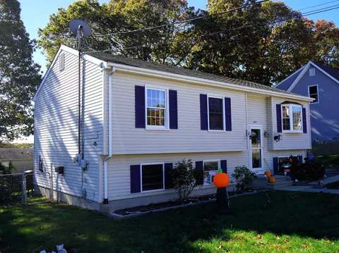 181 Mirra Dr, Groton, CT 06340