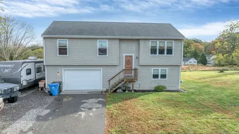 21 Lawler Ln, Norwich, CT 06360