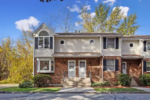 5 Cranberry Holw #5, Enfield, CT 06082