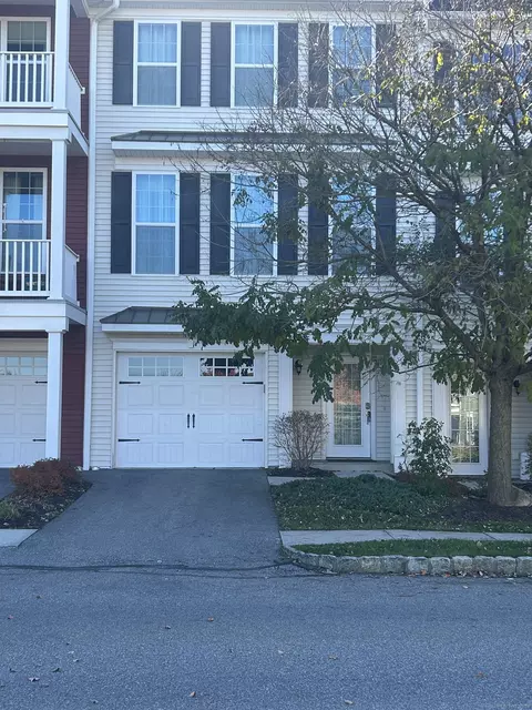 94 Warrington Round #94, Danbury, CT 06810