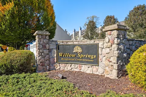 86 Willow Spgs #86, New Milford, CT 06776
