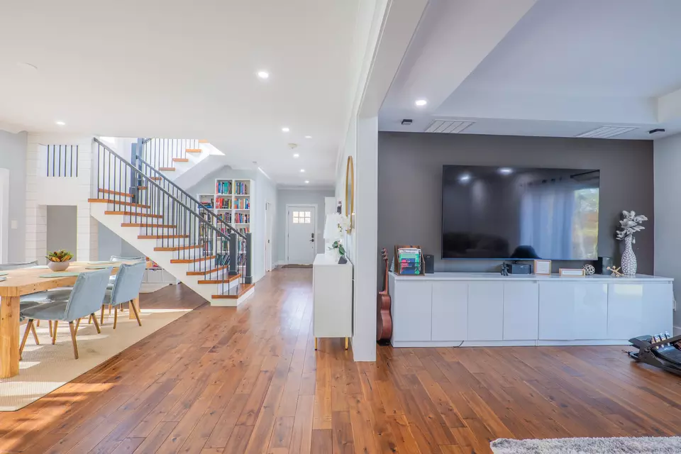 Entry Way - 2 Evet Dr, New Fairfield, CT 06812 photo 2 of 3