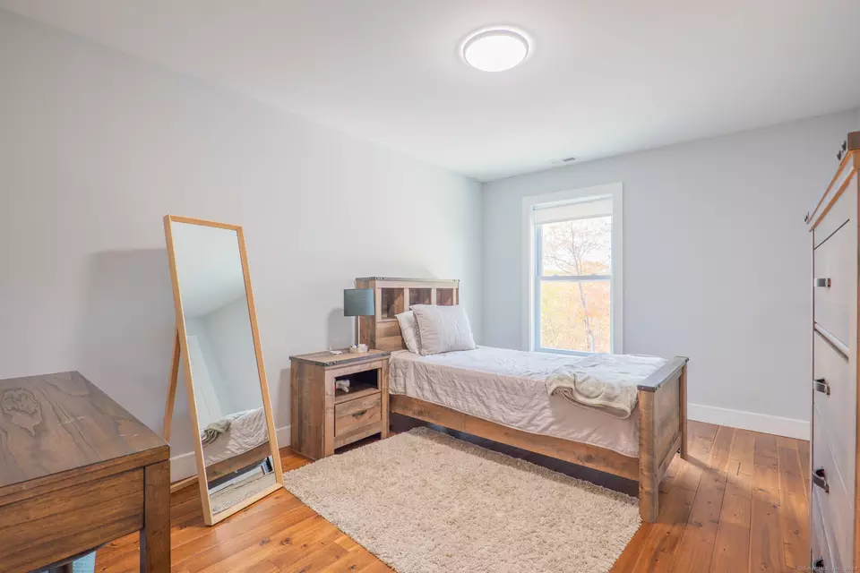 Bedroom - 2 Evet Dr, New Fairfield, CT 06812 photo 3 of 7