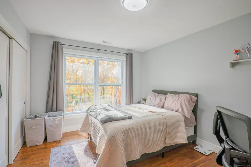 Bedroom - 2 Evet Dr, New Fairfield, CT 06812 photo 4 of 7