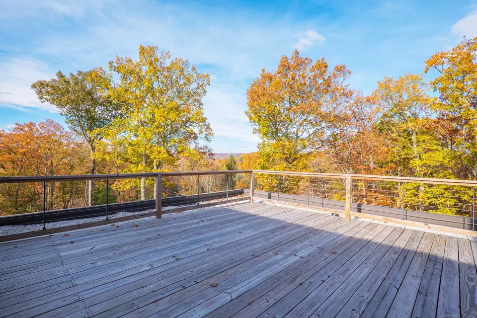 Exterior - 2 Evet Dr, New Fairfield, CT 06812 photo 2 of 5