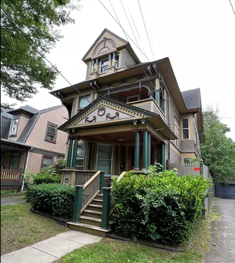 868 Elm St, New Haven, CT 06511